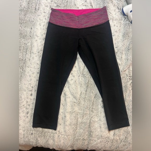 Lululemon Wunder Under Crop
Black/Wee Are From Space Magenta / Jewelled Magenta - Picture 3 of 5